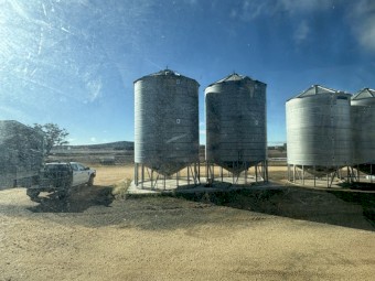 2 jaeschke 75 tonne silos 