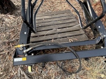 Silage round bale grab. Euro Hitch. Challenge  Implements