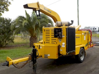  LATE MODEL VERMEER BC1800XL SMART FEED COMMERCIAL 19" DIESEL 170hp WOOD CHIPPER