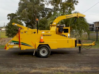  LATE MODEL VERMEER BC1800XL SMART FEED COMMERCIAL 19" DIESEL 170hp WOOD CHIPPER