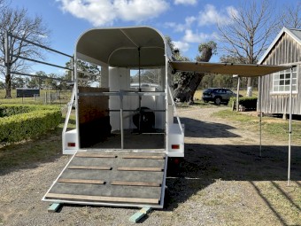 1980 Olympus del93a Deluxe 2 horse straight loader horse float