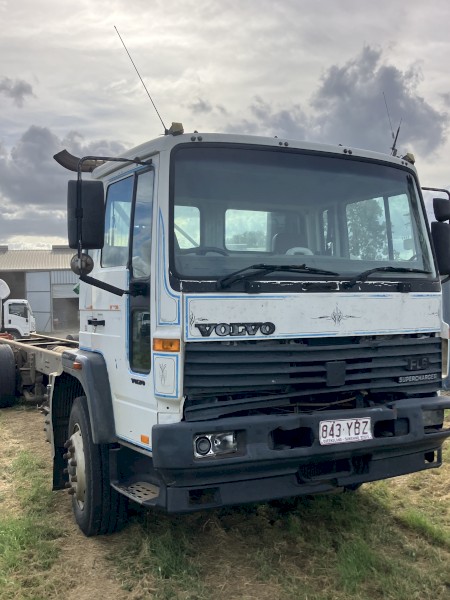 2001 Volvo FL6 