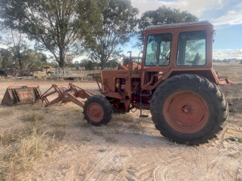 Belarus MTZ-82 Tractor and Loader