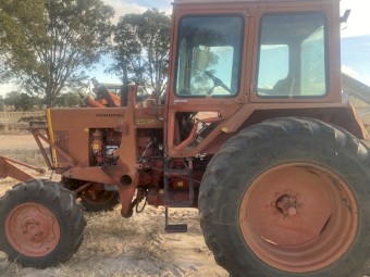 Belarus MTZ-82 Tractor and Loader