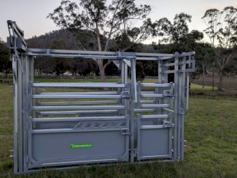 NEW WILLOWDALE VET CRUSH