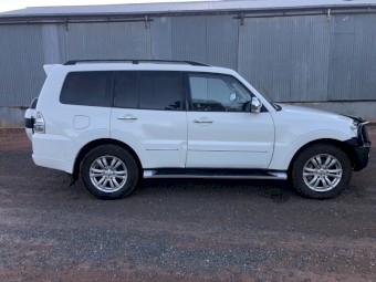 2014 Mitsubishi Pajero Exceed