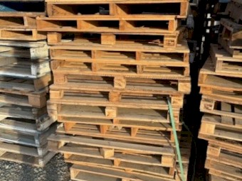 Wooden pallets x260