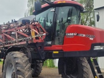 2013 Case IH Patriot 4430 Self Propelled Boom Spray