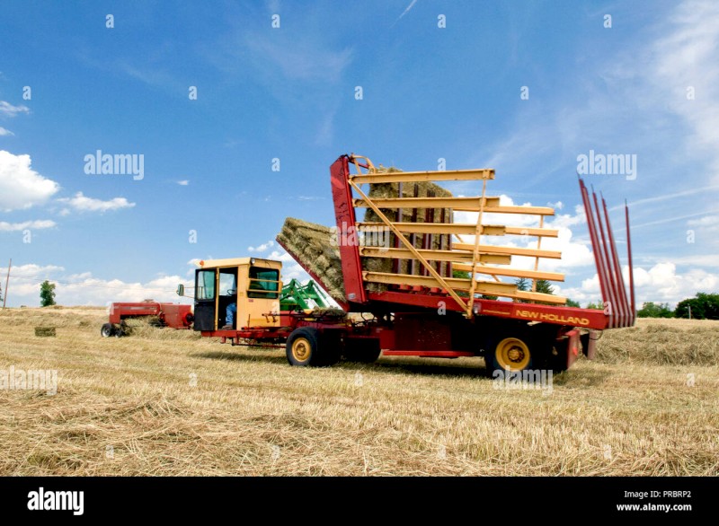 WANTED New Holland 1069 or 1079 Bale Wagon