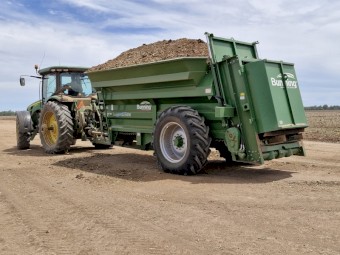 Chicken Manure from grower sheds supplied and delivered