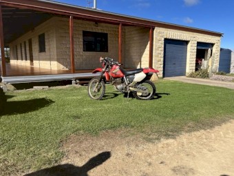 2003 Honda XR250 motorbike