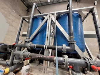 2001 Hino Ranger with Crane & Filtration System 