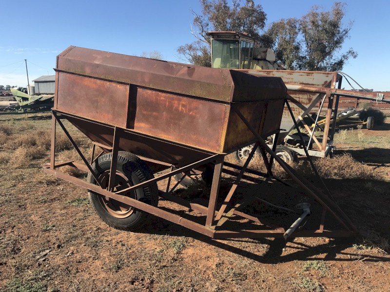 Mobilco grain bin sheep feeder seed bin ferry bin 