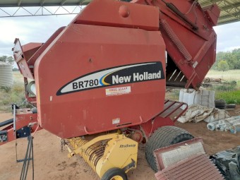 New Holland BR780 Round Hay Baler