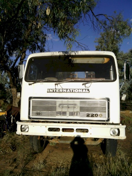 INTERNATIONAL TRUCK WITH BEAVERTAIL 
