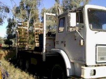 INTERNATIONAL TRUCK WITH BEAVERTAIL 