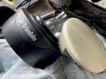 Trimble GPS System ezi pilot and 750 screen