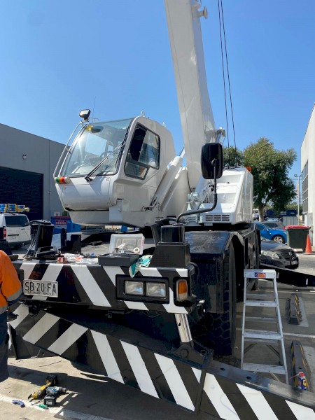 1998 Tadano TR160N Crane