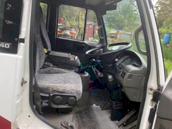 2007 Nissan ud mk240