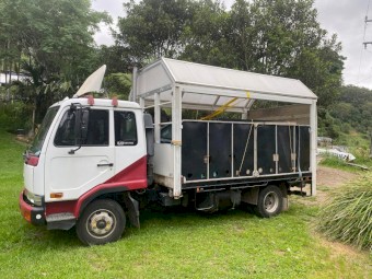 2007 Nissan ud mk240