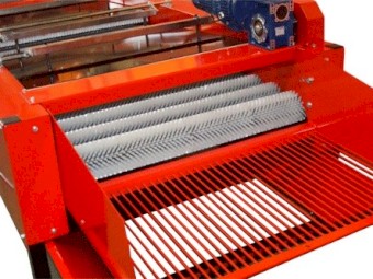 JJ Broch Garlic Brushing Table