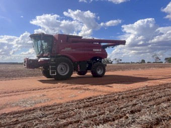 2020 Case IH 9250 Header with 60ft Midwest Front and Trailer