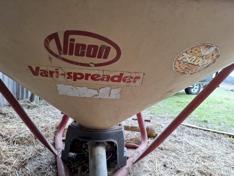 VICON VARI SPREADER CONE 750 FERTILISER SEED SPREADER 