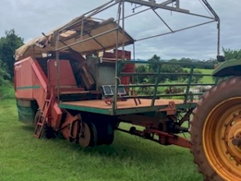 Kverneland UN5300 single row Potato Harvester 