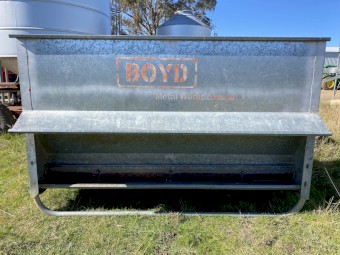 Boyd Sheep Feeder