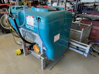 Brand New Never Used Field Link 600 litre 3 point linkage tractor sprayer fitted with 6 metre steel flat fold boom with breakaway complete with non-drip nozzles, plumbed centre/left/right, universal boom mount with slides 