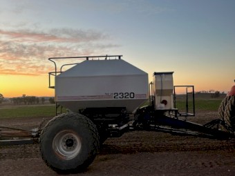 Flexi Coil 820ST and 2320 Cart 