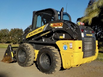 11/2023 NEW HOLLAND L320 SUPER BOOM HIGH-FLOW SKID STEER LOADER