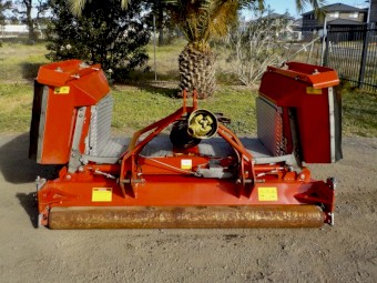 2018 HOWARD TRIMAX STEALTH S3 340 PTO WAM Folding Wing Wide-Area Slasher/mower