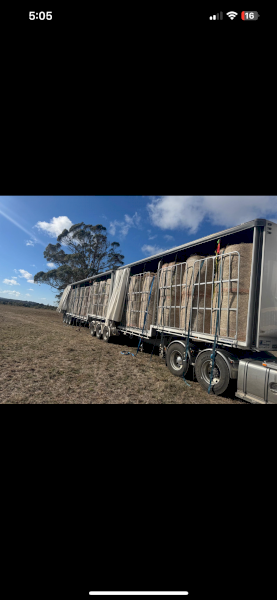 Hay transportation carrier 