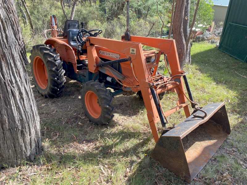 Kubota L245DT Tractor