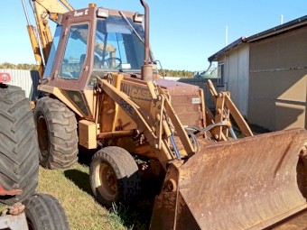 Case 580E Back Hoe