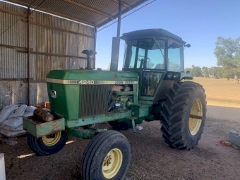 John Deere 4240 Tractor