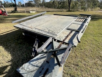 2018 John Deere 348 Small Square Baler with Muller Accumulator and Grab