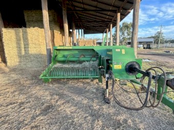 2018 John Deere 348 Small Square Baler with Muller Accumulator and Grab