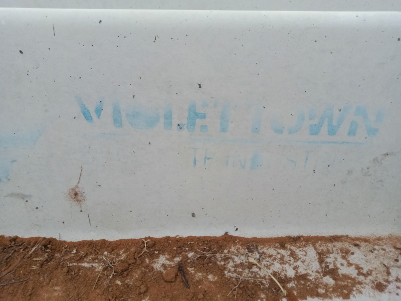 Violettown 12 feet sheep trough with lamb steps