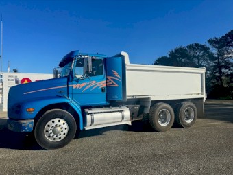 1997 Freightliner FL122 6x4 Tipper