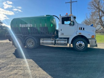2008 Sterling HX9500 Water Cart