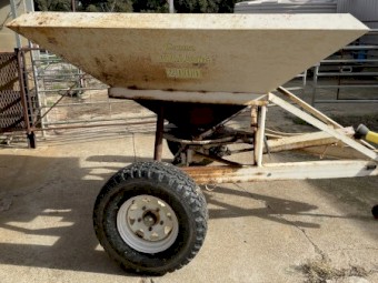 Crump Kurrajong 2000 Spreader