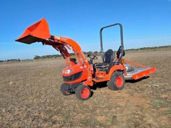 Kubota BX2370 4x4 Compact Utility Tractor + LA234 Loader/1200mm GP Bucket & Slasher