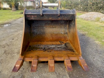  3/2023 As New Super Heavy Duty SBA 30 Tonne 1420mm GP Excavator Bucket