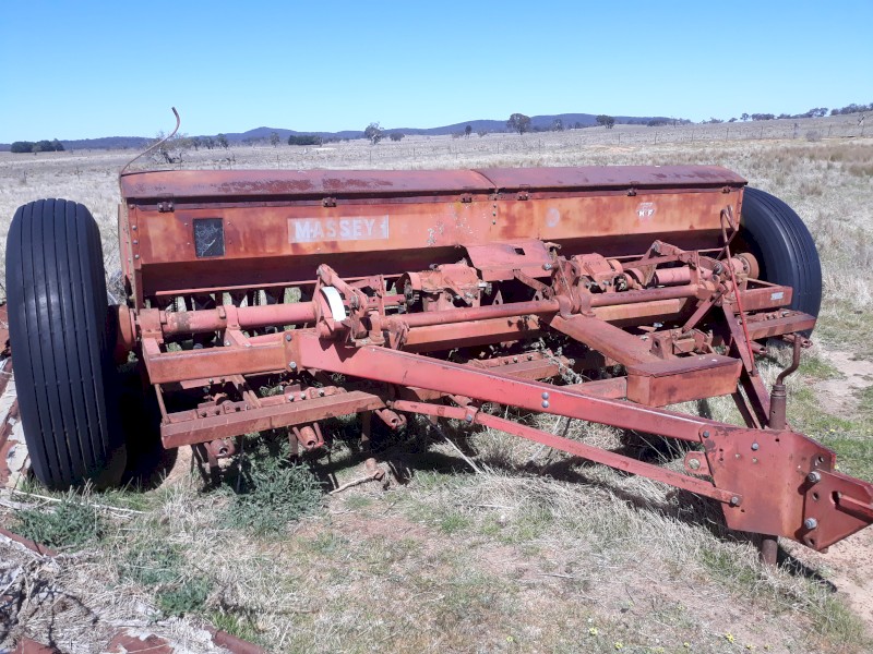 23 tyne Massey Ferguson Combine