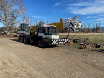 1984 Nissan Carrier Crane