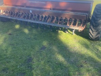 International 6-2 24 run Combine