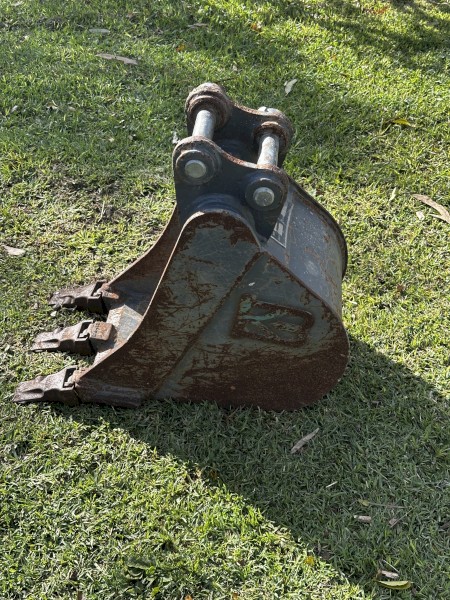 Kenbuilt 300mm GP Digging Bucket – Suit 1.5T–2.5T Mini Excavator