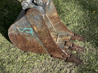 Kenbuilt 300mm GP Digging Bucket – Suit 1.5T–2.5T Mini Excavator